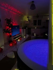 Billede fra billedgalleriet på Duplex avec Jacuzzi proche Paris et Roissy CDG i Goussainville + 17 billeder