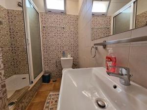 Ένα μπάνιο στο Riad Dar Rita