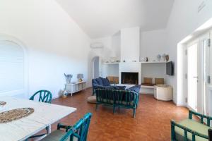 TV/trung tâm giải trí tại La Villa +12 ảnh