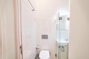 Un baño de Baron Faro - Guest House