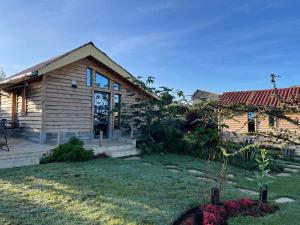 Taman di luar Wooden Cottage for 5 Near Lake Naivasha, Elwai Visitor Centre