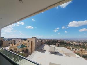 a view of the city from the roof of a building at Luxueux Appartement à Tlemcen in Tlemcen