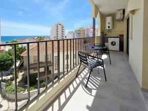 Apartment Praia Rocha Sea View Summer 2にあるバルコニーまたはテラス