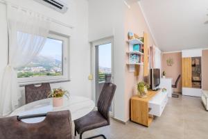 Posedenie v ubytovaní Pinia Apartment Split