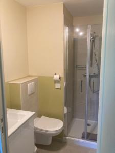 Ένα μπάνιο στο Chez Anne - Chambre avec salle de bain privative