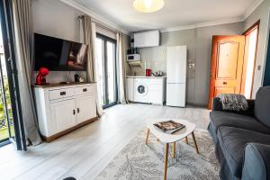 A kitchen or kitchenette at Ancha Village