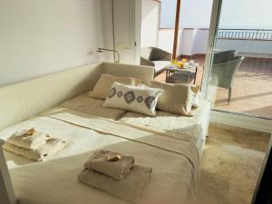 Posezení v ubytování Casa Heidi - Pool - Sunsets - Ocean, Cliffs view - garage - AC
