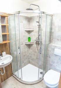 Kamar mandi di Panská