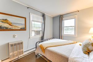 Postel nebo postele na pokoji v ubytování Bayfront East Quogue Retreat with Private Boat Dock