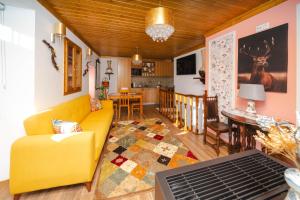 Μια τηλεόραση ή/και κέντρο ψυχαγωγίας στο Montanhas do Xisto - Solar do Xisto Poente