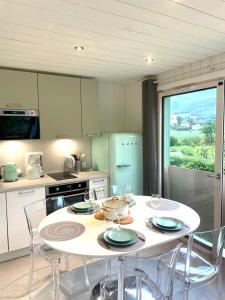 Gallery image of La Baie des Voiles 2 chambres 4 à 6 personnes au bord du lac plage privée in Duingt +27 photos