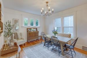 Fotografie z fotogalerie ubytování Stunning Red Lodge House with Hot Tub Walk to Town v destinaci Red Lodge + 19 fotografií