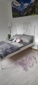 En eller flere senge i et værelse på Wohnung im Zentrum von Albstadt