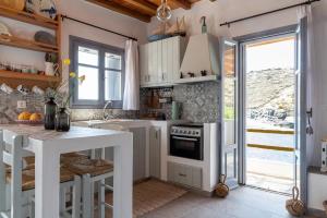 Kuchyň nebo kuchyňský kout v ubytování Vathi Balcon Tinos + 3 fotografie