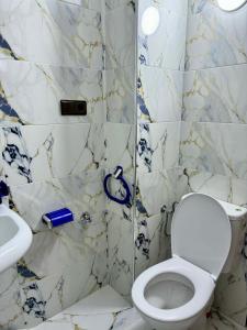 Ένα μπάνιο στο La Casa Luminosa