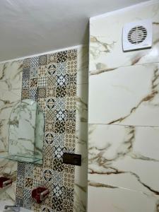 Ένα μπάνιο στο La Casa Luminosa