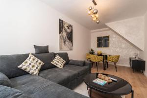 Χώρος καθιστικού στο L & M Apartment - Perfect Old Town Location Two Bedroom House