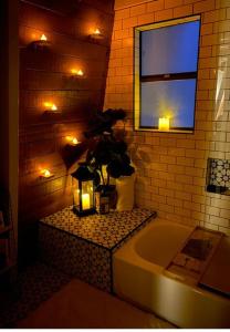 Bilik mandi di Welcome to The Sugar Shack - a couples retreat!