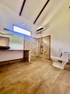 Koupelna v ubytování Lances right Surfhouse + 14 fotografií