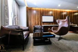 Χώρος καθιστικού στο Hotel Trinity Grand, Raigarh