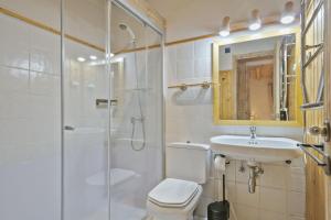 Koupelna v ubytování Luderna - Apartamento con jardín Saublanca