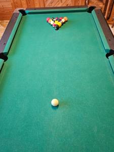 Biliár nebo kulečník v ubytování Hotel Holiday Debili + 14 fotografií