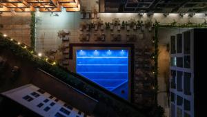 Gest Hotel内部或周边的泳池