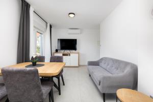 Foto dalla galleria di Apartman Dokić 2 a Punat