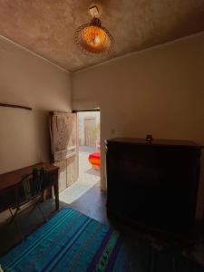 Riad Sahara Sunset Beach Douira Agadir客房内的一张或多张床位