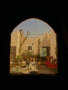 Riad Sahara Sunset Beach Douira Agadir的休息区
