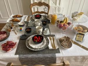 Gallery image of Du coté de chez Swann in Puiseaux +2 photos