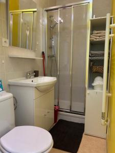 Ένα μπάνιο στο VILLERS DEAUVILLE NOUVEAU STUDIO 2 Pers 30m de la plage