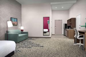 Kuchyň nebo kuchyňský kout v ubytování Home2 Suites By Hilton Lubbock University