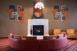 Posezení v ubytování Radisson Hotel Duluth-Harborview