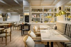 Posezení v ubytování Oroel Hotel & SPA