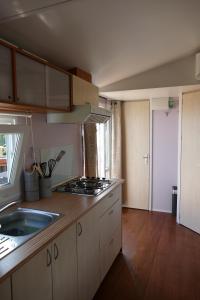 Nhà bếp/bếp nhỏ tại La lodge de l'étoile du berger +8 ảnh