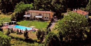Bazén v ubytování Agriturismo La Burraia vicino a San Gimignano nebo v jeho okolí