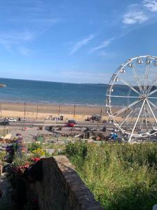 Foto dalla galleria di Lighthouse View - Amazing sea and beach view - Free Sky TV including Sports and Movies - Fast WIFI - Free Private Parking a Scarborough Altre 74 foto