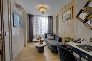 Posezení v ubytování EMPIRE PLATINUM SUITES,New Delhi