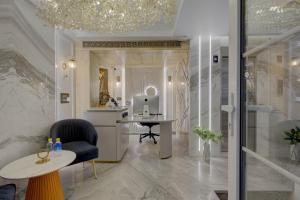 Koupelna v ubytování EMPIRE PLATINUM SUITES,New Delhi