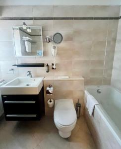 Phòng tắm tại Hotel Piramida