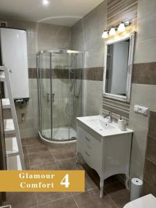 Koupelna v ubytování EFIPA Glamour Apartments