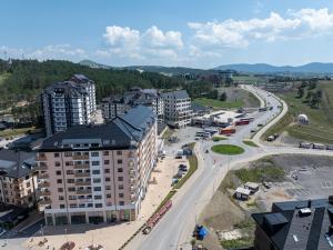 Nespecifikovaný výhled na hory nebo výhled na hory při pohledu z aparthotelu