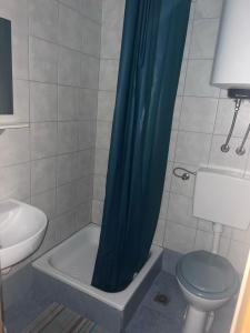Koupelna v ubytování Apartments Svekrić