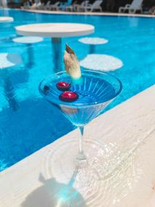Basen w obiekcie Hotel Lakaj lub w pobliżu