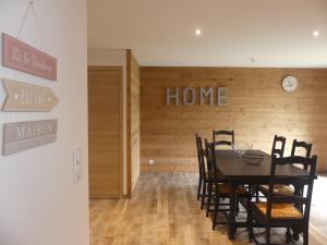 LE MASSIF - Appartements tout confort avec vue的休息区
