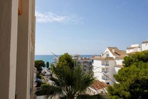 a view of a city street from a building at Apartamento superior - Alcocebre in Alcossebre