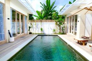 Fotografie z fotogalerie ubytování Evara Villas by Aayan v destinaci Tanah Lot