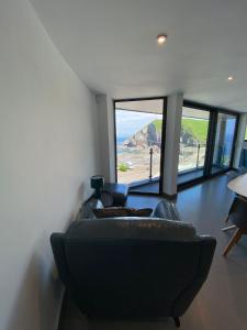 Χώρος καθιστικού στο 4 The View apartments Ilfracombe - Seafront, Parking, Lift, EV