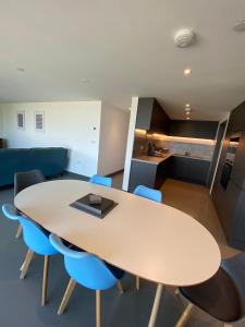 Χώρος καθιστικού στο 4 The View apartments Ilfracombe - Seafront, Parking, Lift, EV